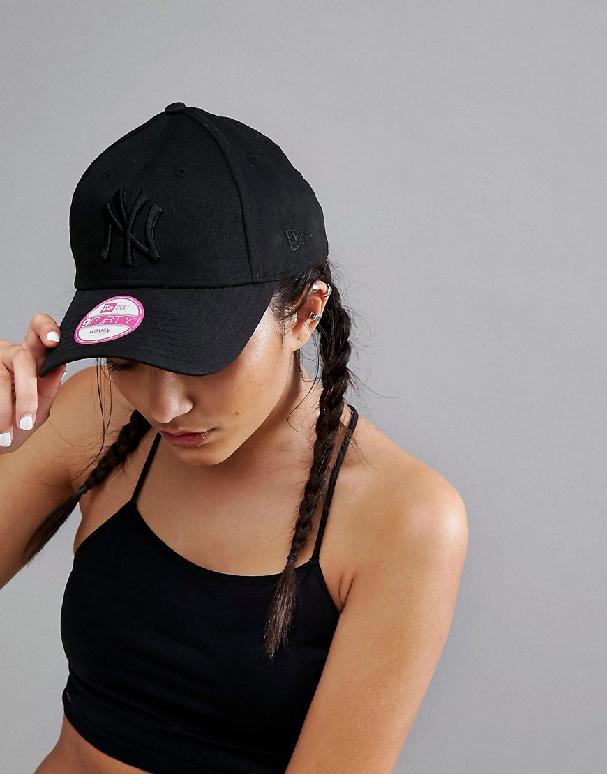 New Era 9Forty - Cappellino nero con logo NY tono su tono