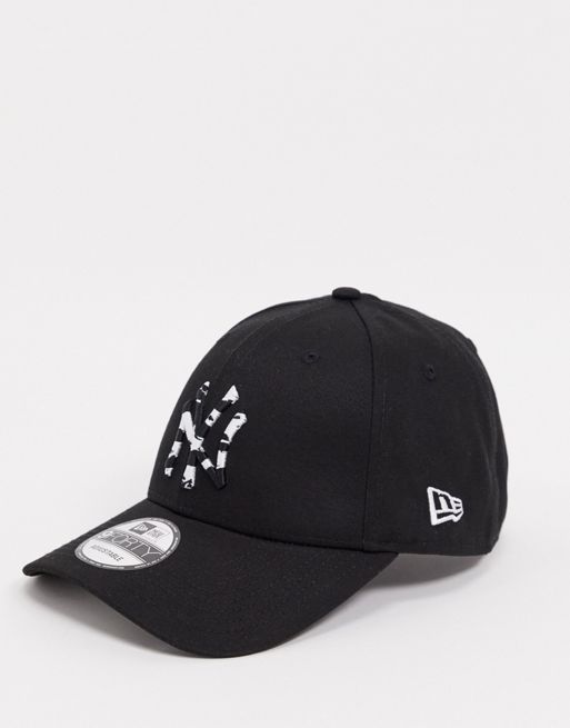 New Era 9forty infill NY cap in black