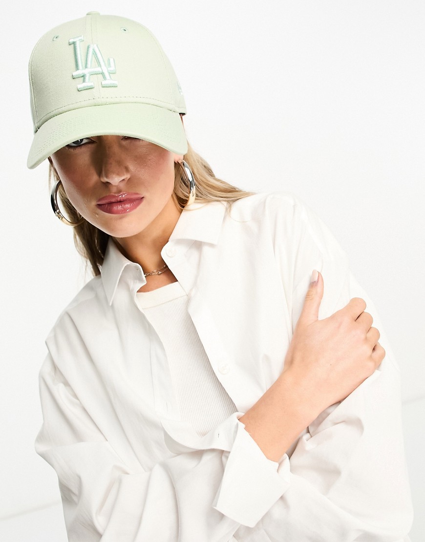 New Era 9Forty LA cap in light green-White