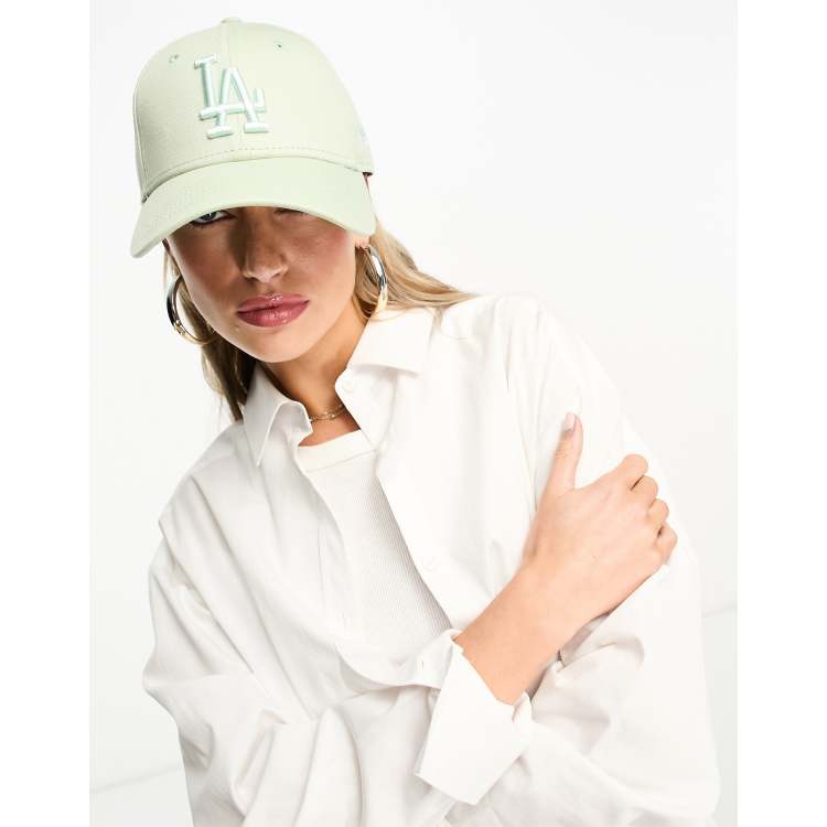 New Era LA mini logo cap in beige Exclusive at ASOS