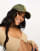 Thumbnail 1 van 4