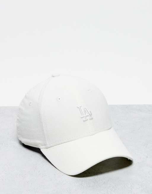 New Era – 9Forty LA – Kappe aus Cord in Wollweiß