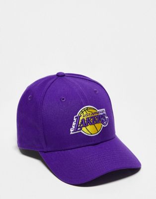 New Era 9Forty Lakers unisex cap in bright purple
