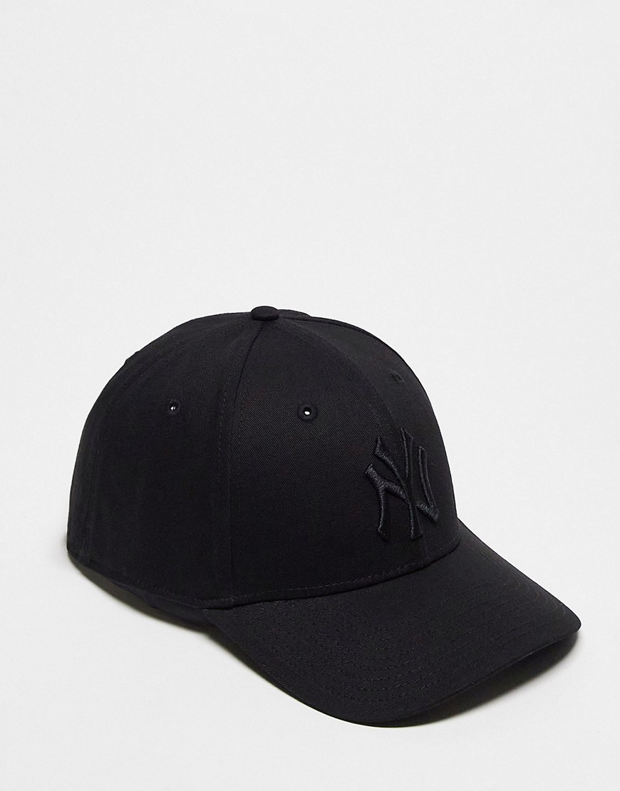 New Era 9forty MLB NY Yankees cap in black
