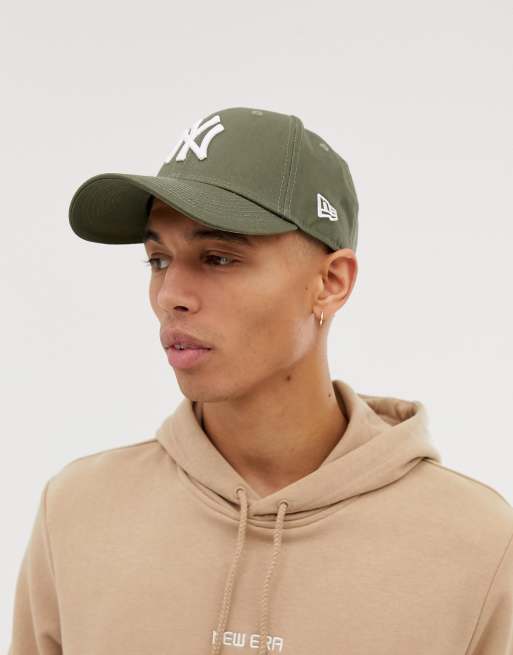 New Era 9Forty NY adjustable cap in green | ASOS