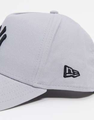 grey ny cap