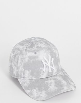 New Era 9Forty NY cap in light grey tie dye