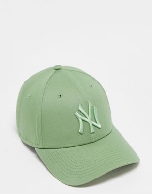 New Era 9Forty NY Cap in tonal green
