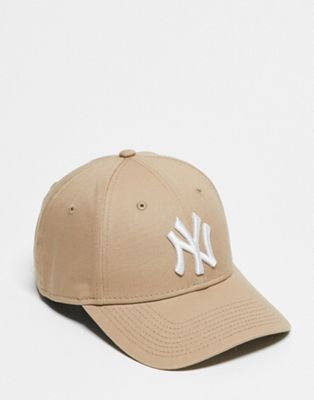 New Era 9Forty NY unisex cap in light brown