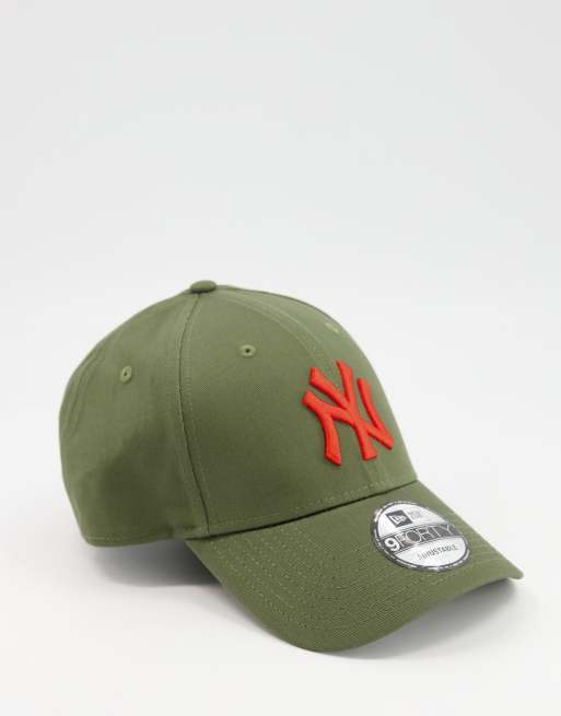 New Era 9FORTY NY Yankees baseball cap in khaki