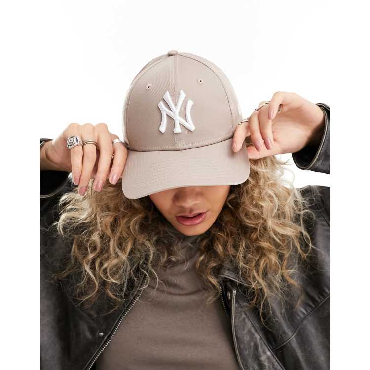 Beige cheap yankees cap