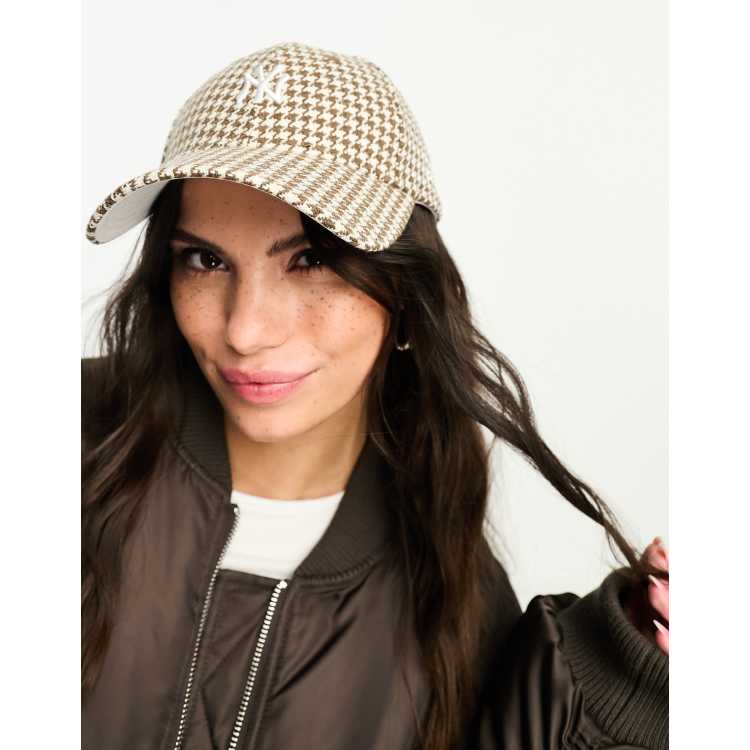 New Era 9Forty NY Yankees cap in brown houndstooth | ASOS
