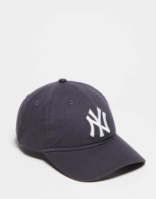 New Era 9Forty NY Yankees cap in washed grey