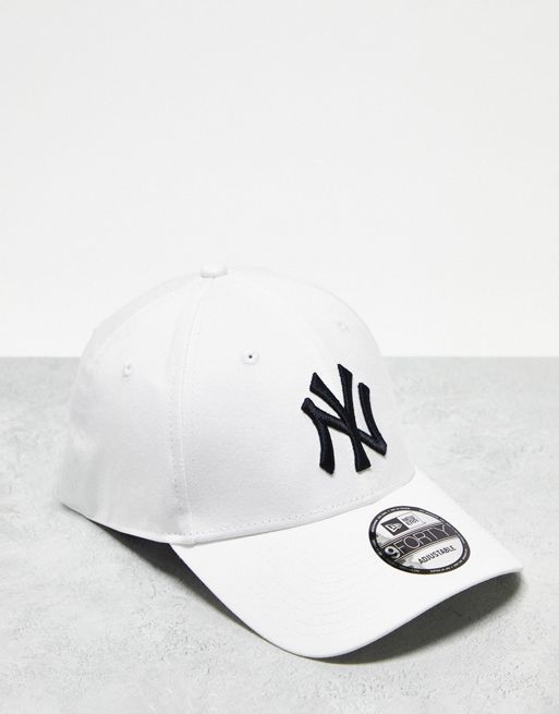 New Era – 9forty NY Yankees – Czapka z daszkiem w kolorze złamanej bieli 
