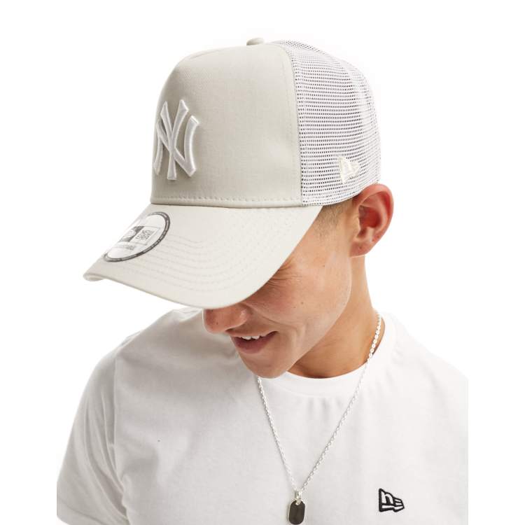 New Era 9forty NY Yankees trucker cap in off white