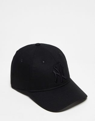 New Era New York Yankees 9twenty unisex cap in all black - ASOS Price Checker