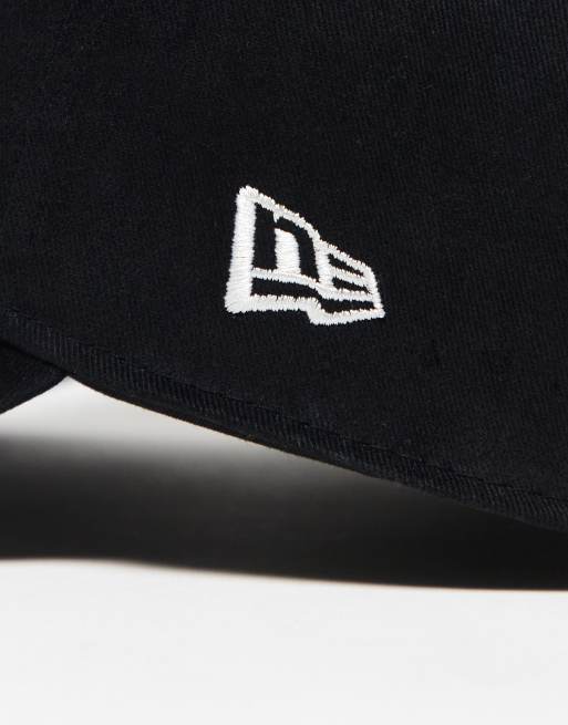 New Era 9Twenty Chicago Bulls unisex cap in black with red logo, 3 of 4
