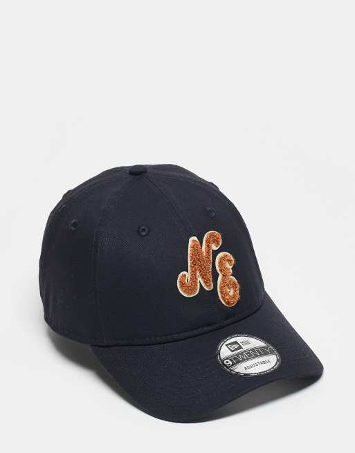 New Era – 9twenty – Granatowa czapka z daszkiem i filcową naszywką z logo
