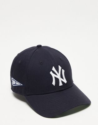 New Era 9Twenty New York Yankees unisex cap in black