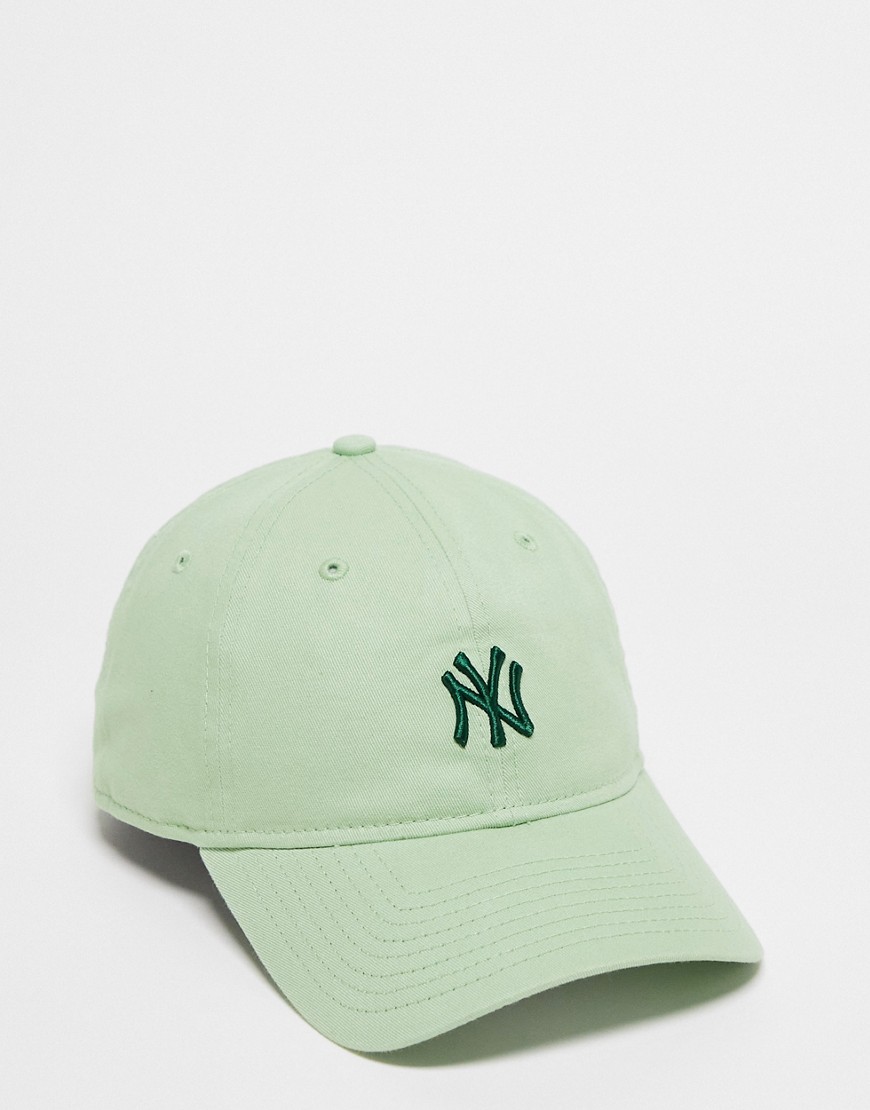 New Era 9twenty New York Yankees washed mini logo cap in green