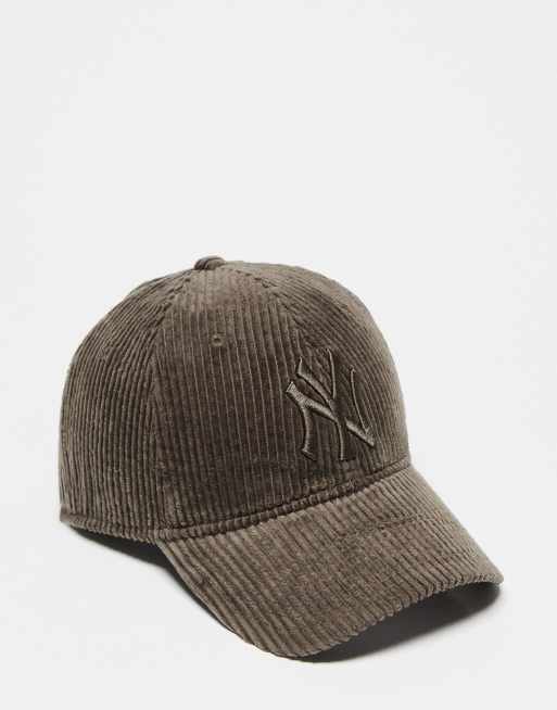 New Era – 9Twenty NY Yankees – Unisex-Kappe aus Cord in Braun