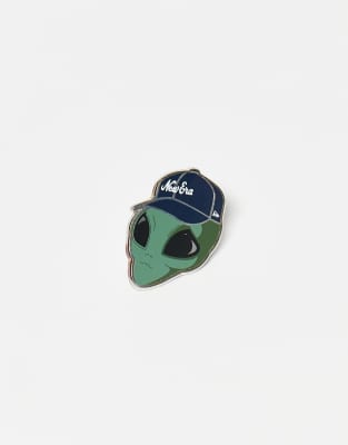 New Era New Era alien metal hat pin in silver