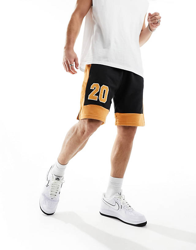 New Era - basketball shorts in black