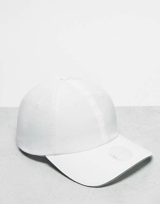 New Era – Biała czapka z daszkiem z odkrytym tyłem
