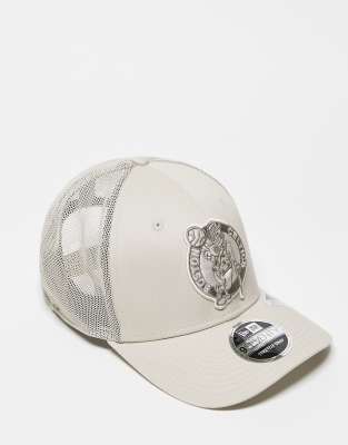 New Era - Boston Celtics 9seventy - Farblich abgestimmte Trucker-Kappe in Beige-Neutral