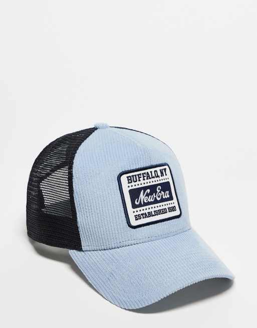 New Era - Casquette camionneur en velours côtelé avec écusson rétro - Bleu clair et multicolore
