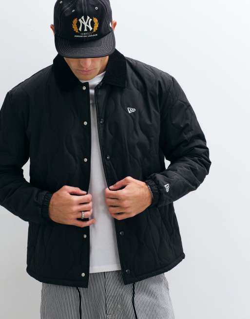 New Era - Chaqueta negra estilo entrenador con logo, 3 de 5