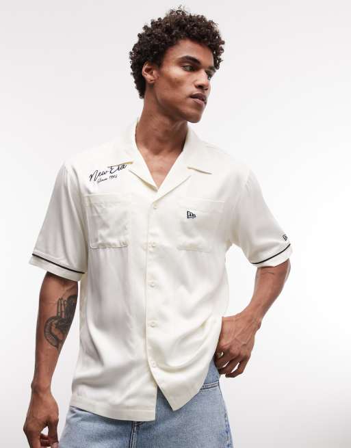 New Era - Chemise manches courtes à logo graphique et col à revers - Blanc cassé, 3 de 5