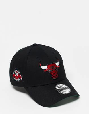 Shop New Era Chicago Bulls 9FORTY Snapback in Black