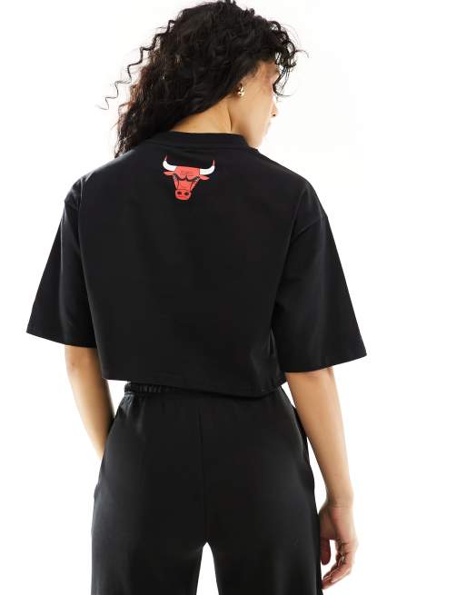 New Era - Chicago Bulls - Cropped T-shirt in zwart, 3 van 4