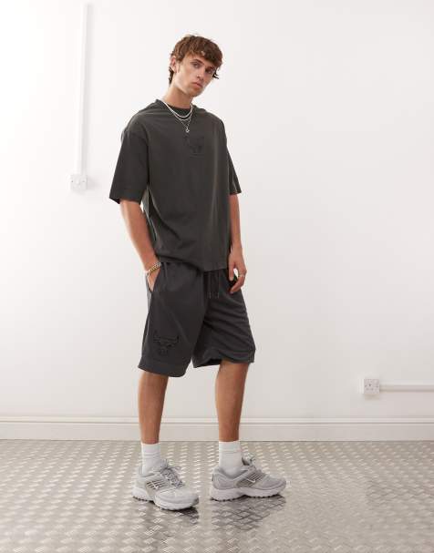 New Era – Chicago Bulls – Farblich abgestimmte Netzstoff-Shorts in Anthrazit - view 1