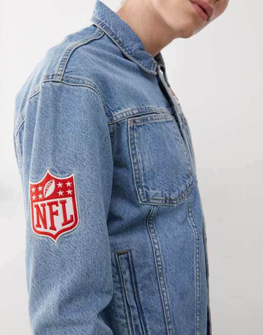 New Era Chicago Bulls motif back denim jacket in blue wash, 3 of 4