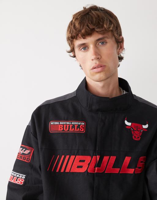 New Era – Chicago Bulls – Motocross-Jacke in Schwarz ASOS