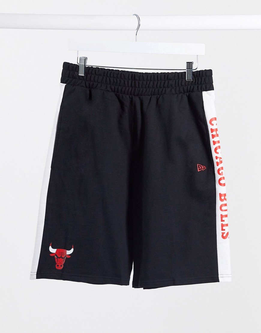 New Era – chicago bulls – svarta shorts med kontrasterande tejpade detaljer