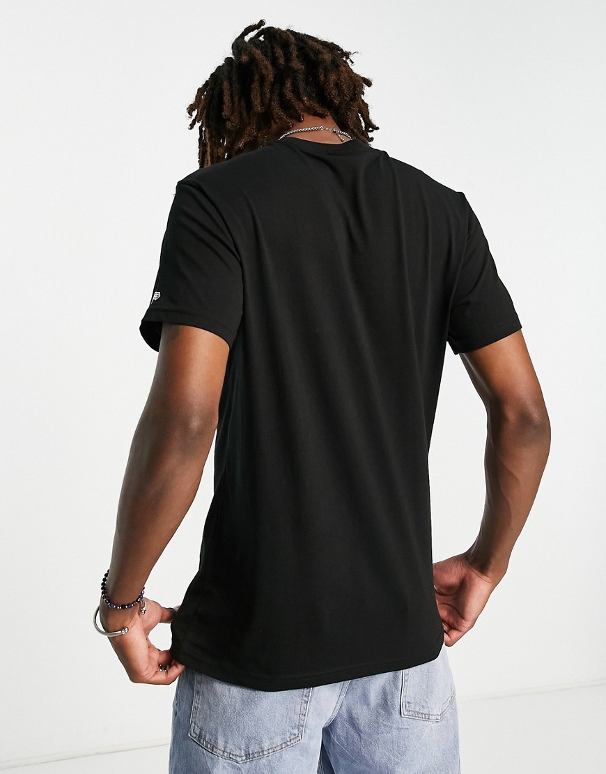 Chicago Bulls - T-shirt nera con stampa di canestro-Nero - New Era T-shirt donna  - immagine2
