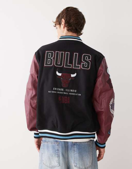 New Era - Chicago Bulls - Varsity jack in zwart en bordeauxrood, 3 van 5