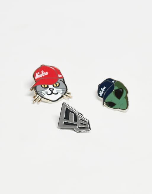 New Era - Confezione regalo da 3 spille argentate a forma di cappellino, 3 di 3
