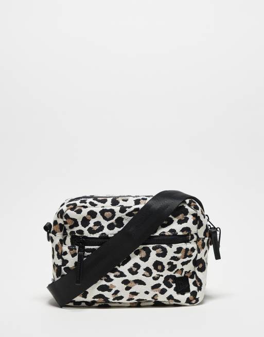 New Era - Crossbody-taske med leopardprint i flere farver