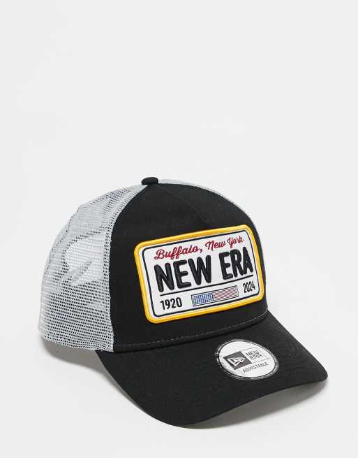 New Era – Czarna czapka z daszkiem typu trucker i logo