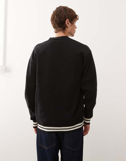 New Era – Czarny dzianinowy kardigan oversize z haftowanym wzorem, 3 z 5