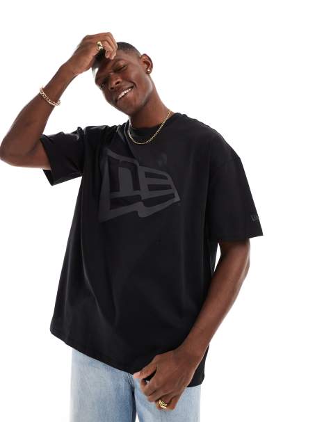 New Era large logo t-shirt in black