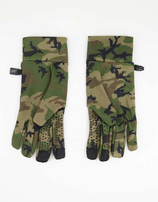 New Era  E-Touch  Handschuhe mit Military-Muster | ASOS