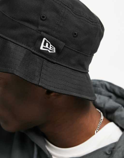 New Era essential bucket hat in black