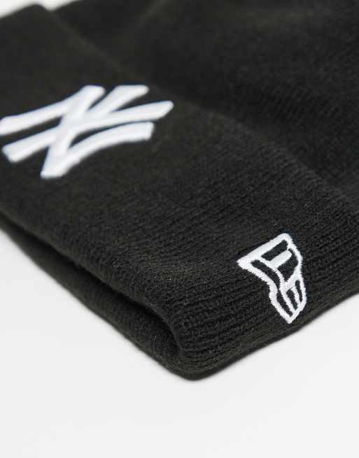 New Era – Essential – NY Yankees – Svart och vit mössa med mudd, 2 av 3