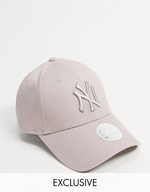 New Era Exclusive 9Forty cap in dusky heather with tonal NY