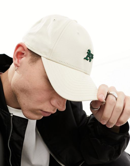 New Era Exclusive Athletics traditions cap Huk in off white